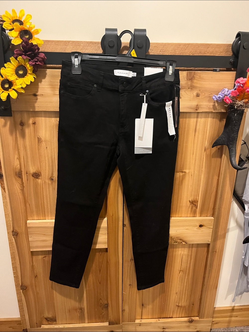 Tahari Black Skinny Pants